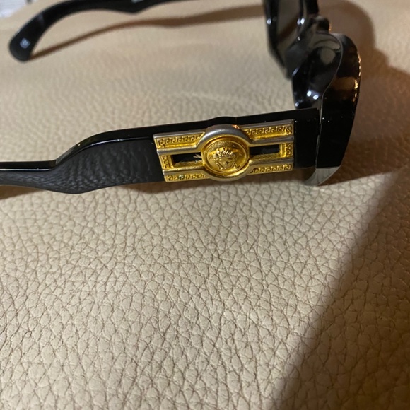RARE VINTAGE VERSACE SUNGLASSES - Picture 4 of 7